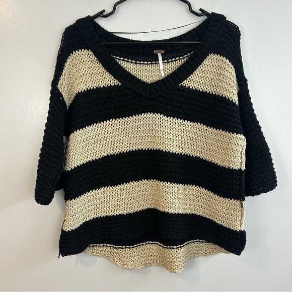 Free People Black & Cream Striped Chunky Pullover Knit V-neck Sweater Size XS - Picture 2 of 11